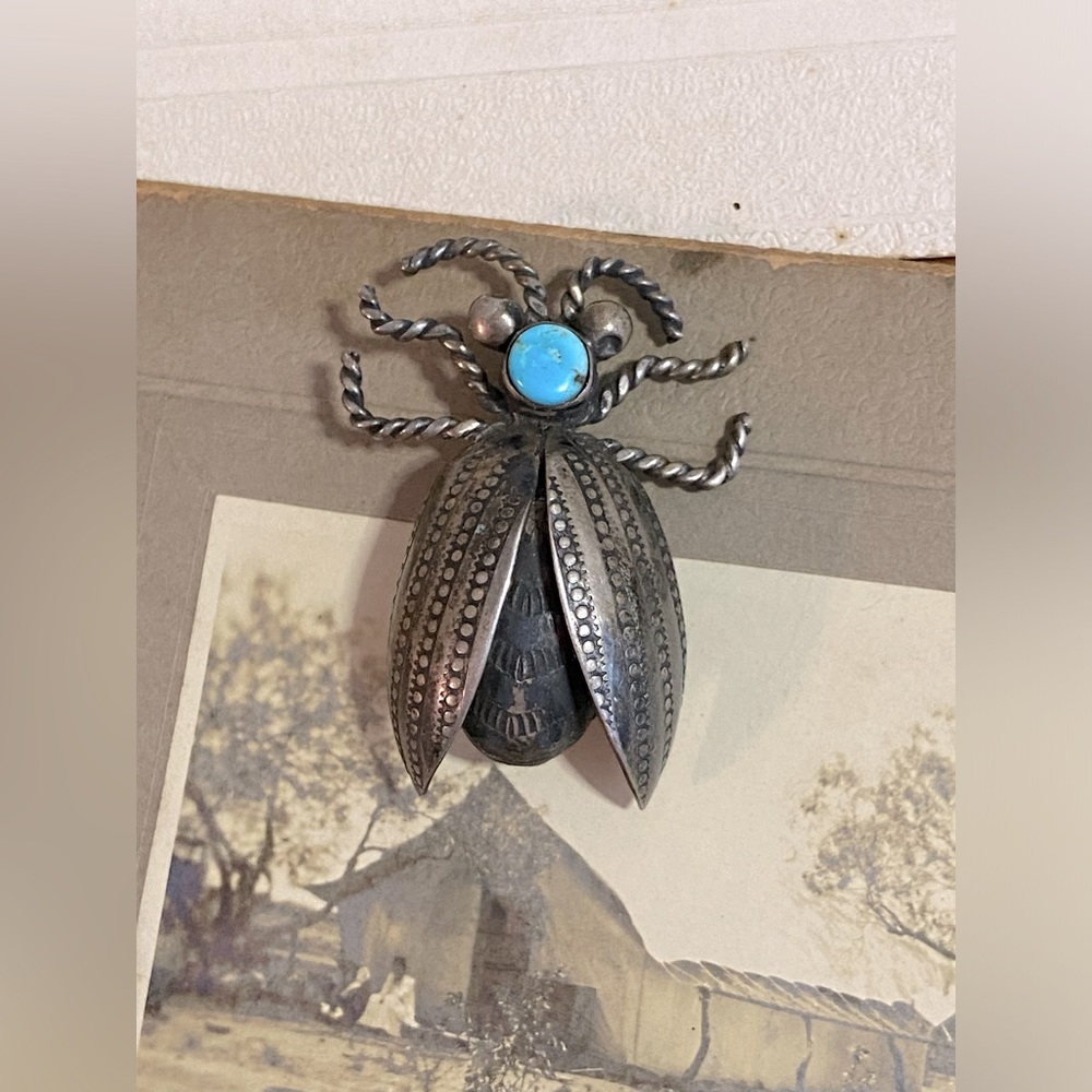 Vintage Sterling Silver Native American Turquoise Flying Beetle Brooch - Picture 6 of 10